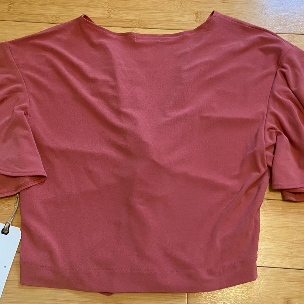 Leith Women's Red Baroque Twist Front Top Size Small NWT Nordstrom - Picture 6 of 9